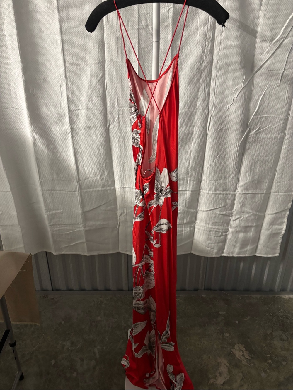 Alice + Olivia Paloma Slip Maxi Dress | Red Floral Print | Size 6 | Worn Once - Picture 5 of 8
